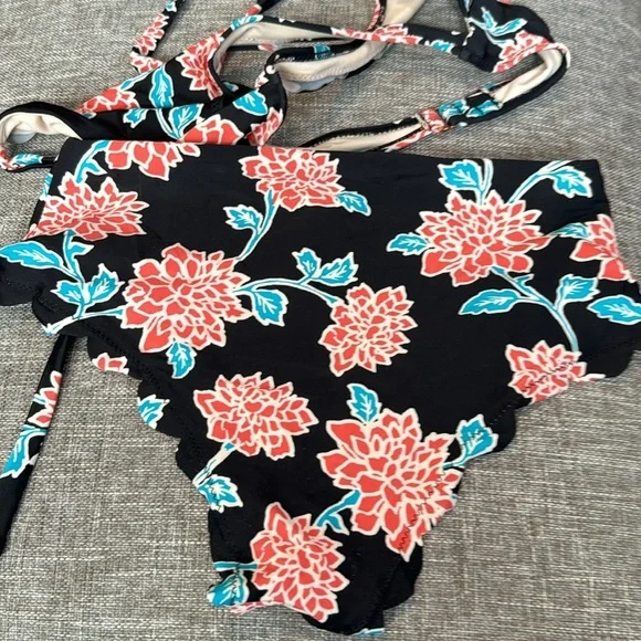 Vanilla Beach Women's Large Black Floral Bikini ruffles - Picture 10 of 14